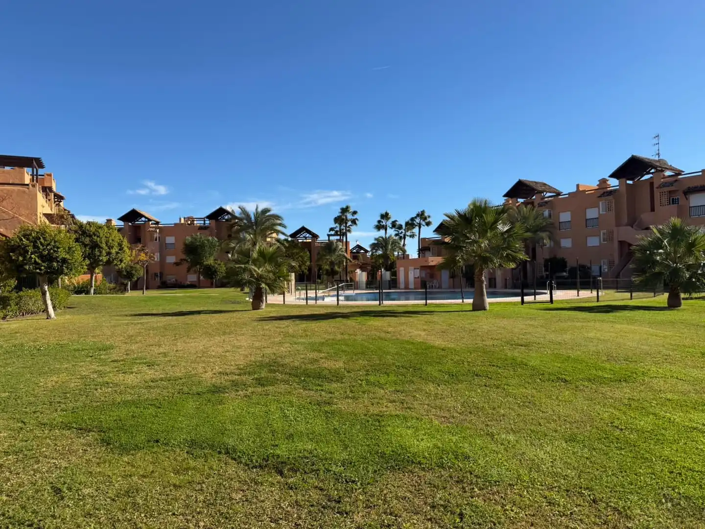 Vista exterior de Apartamento en venta en Casares con Terraza, Trastero y Amueblado