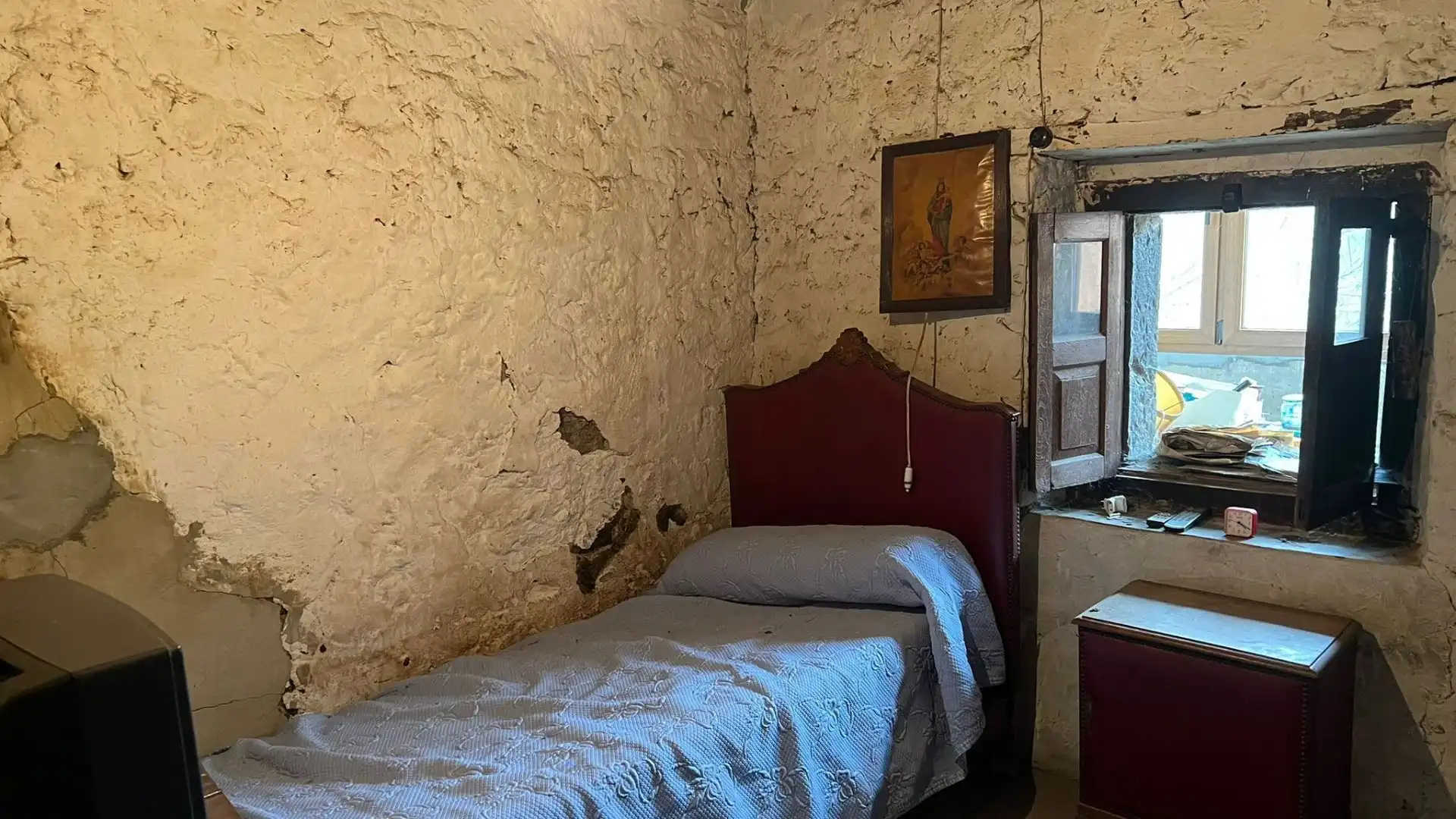 Dormitori de Casa o xalet en venda en Oseja de Sajambre amb Calefacció