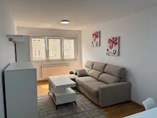 Wohnzimmer von Wohnungen zur Miete in Ames mit Heizung, Parkett und Abstellraum