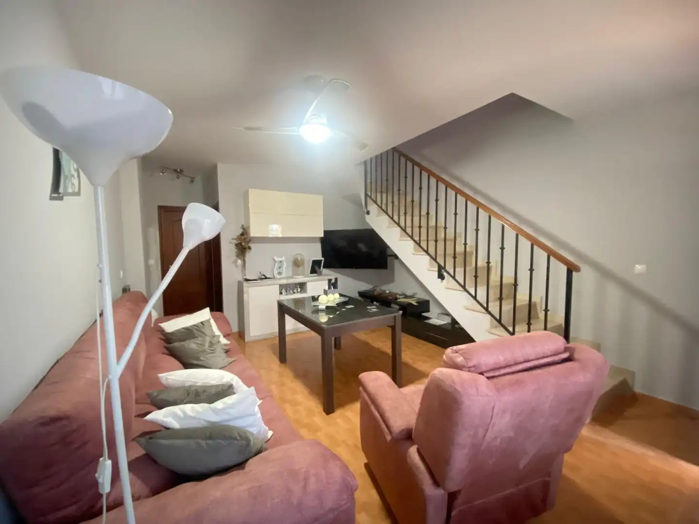 Sala de estar de Casa adosada en venta en Alameda con Aire acondicionado, Calefacción y Amueblado