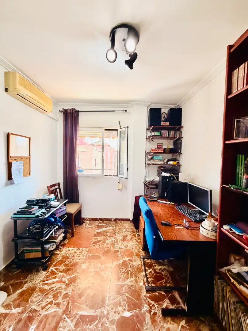 Bedroom of Flat for sale in Sevilla  with Air Conditioner and Terrace