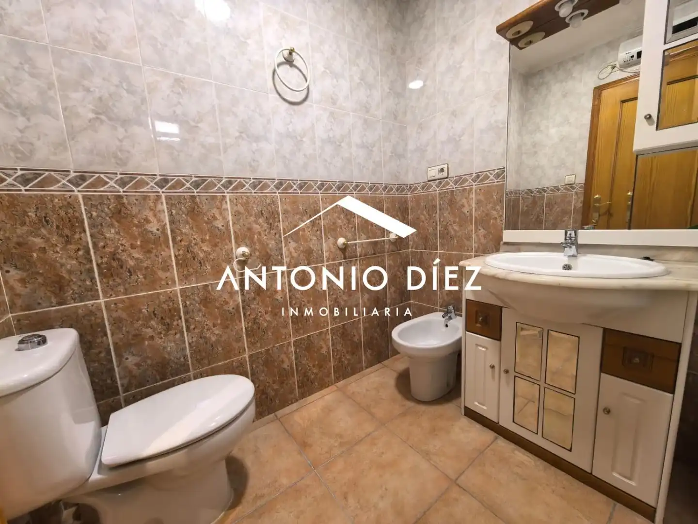 Bathroom of Flat for sale in Aspe  with Air Conditioner, Storage room and Balcony