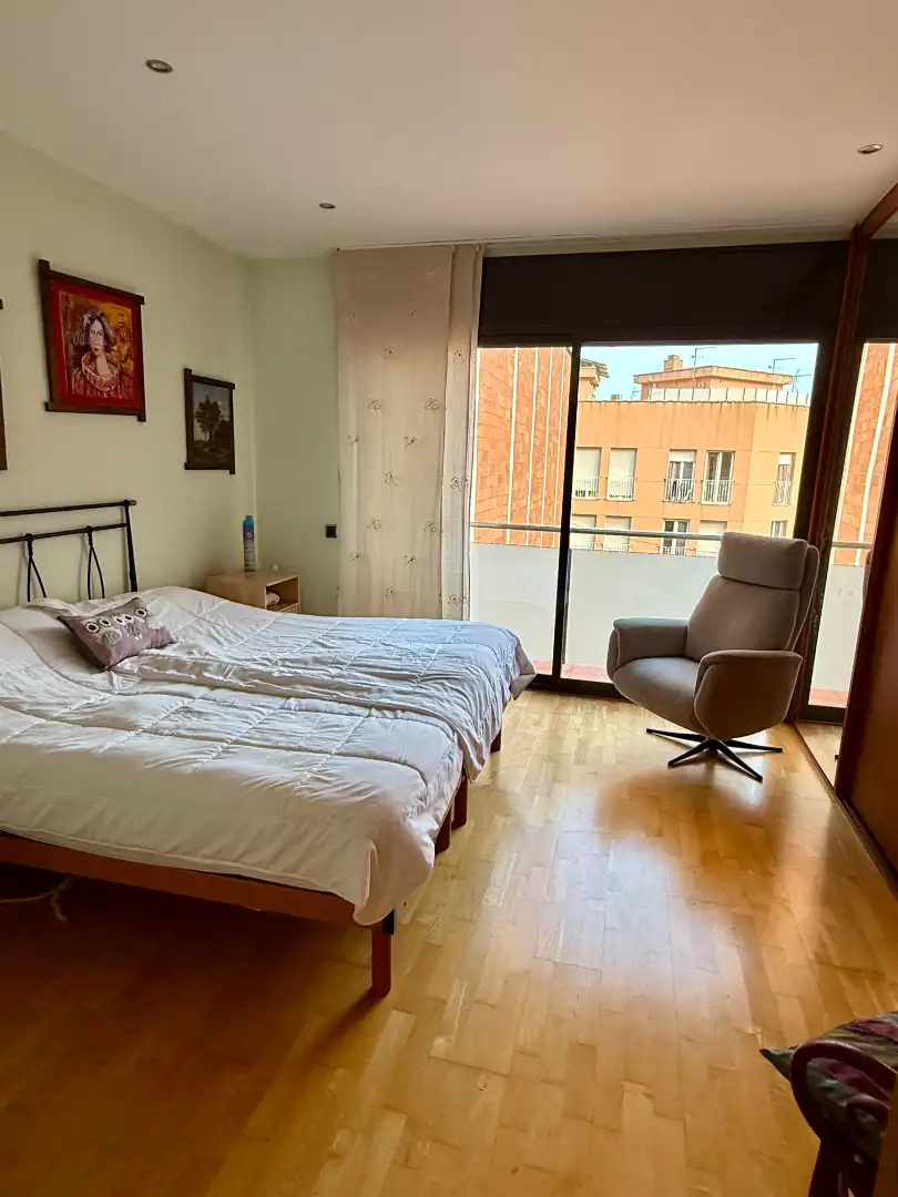 Dormitori de Casa adosada en venda en Barcelona amb Aire condicionat, Calefacció i Jardí privat