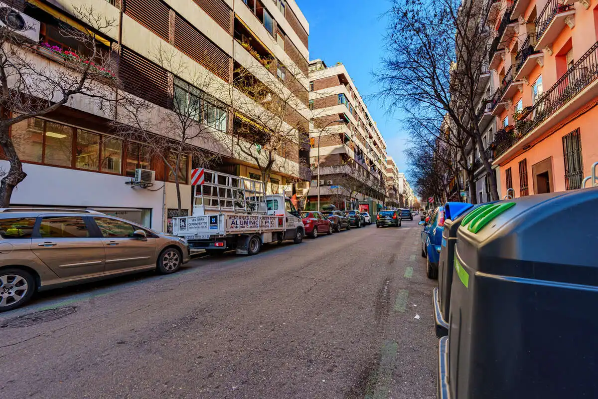 Außenansicht von Wohnung zum Verkauf in Madrid mit Heizung, Terrasse und Ofen