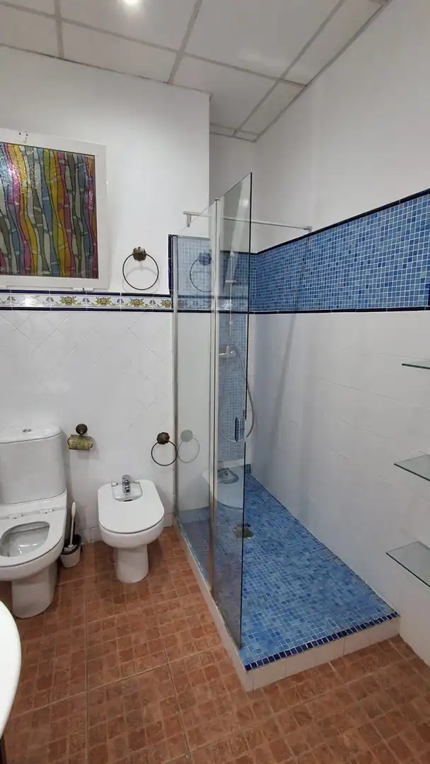 Badezimmer von Wohnung zum Verkauf in Alicante / Alacant mit Klimaanlage, Heizung und Möbliert