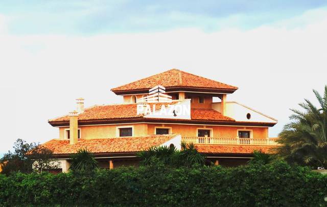 Casa-chalet en Venta en Catral