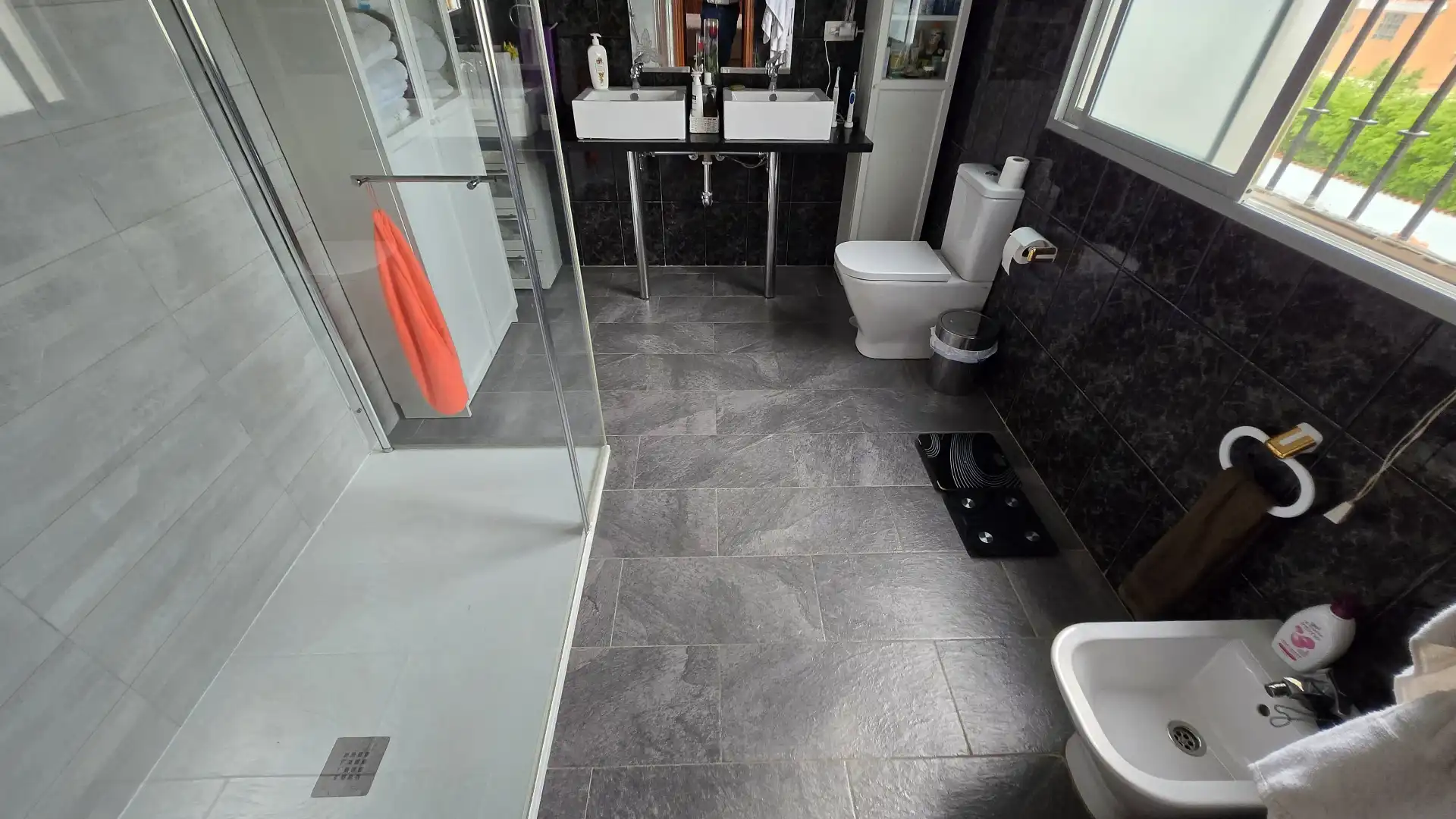 Bathroom of Houses for sale in Málaga  with Air Conditioner, Private garden and Terrace