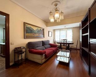 Sala d'estar de Pis en venda en Vitoria - Gasteiz amb Calefacció, Parquet i Traster