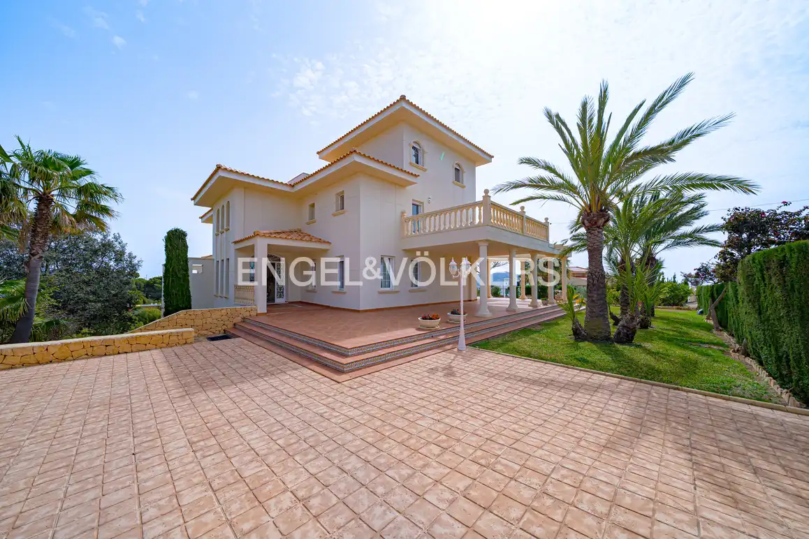 Casa con piscina en venta en Urbanizaciones, imagen 6