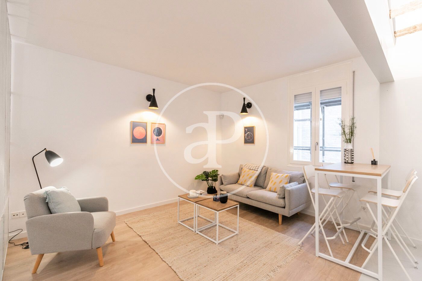 Sala de estar de Piso en venta en  Barcelona Capital con Calefacción y Amueblado