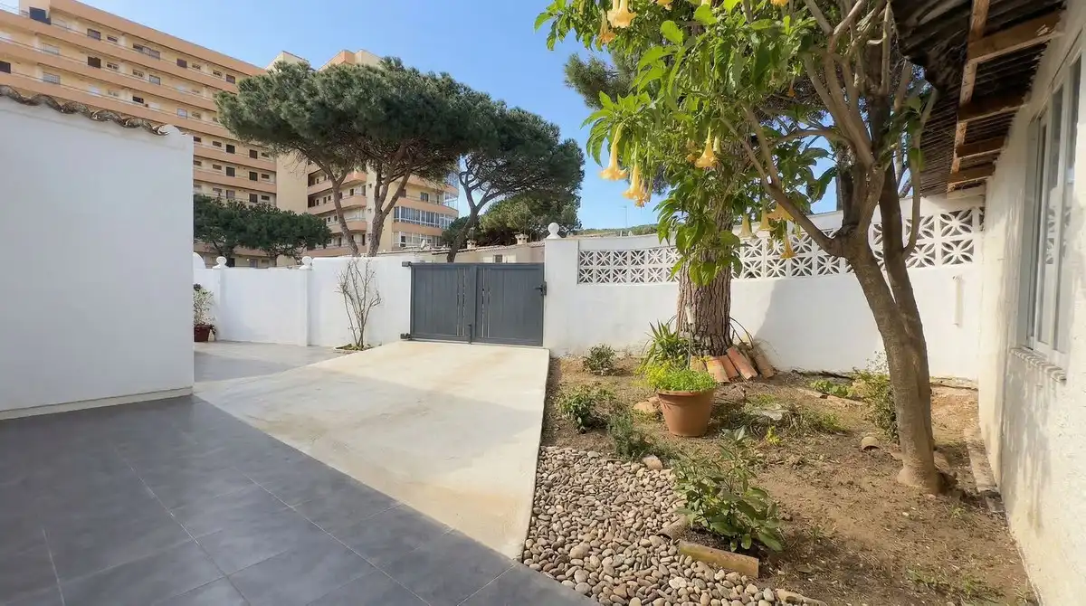Adossat amb jardí en venda a Calahonda, imagen 5