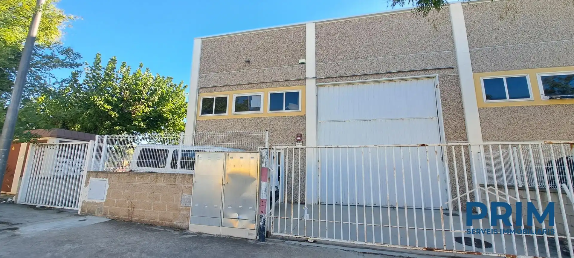 Vista exterior de Nave industrial de alquiler en Reus