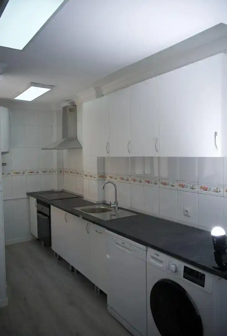 Küche von Wohnung zur Miete in Málaga mit Klimaanlage, Parkett und Abstellraum