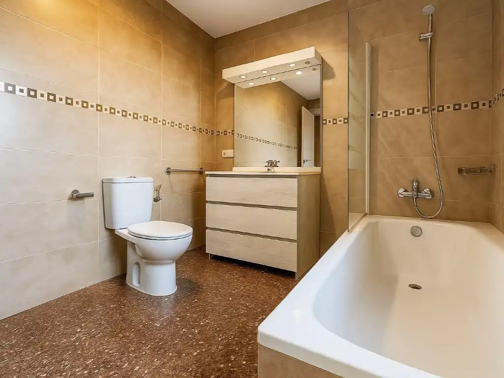 Bany de Casa o xalet en venda en Torroella de Montgrí amb Aire condicionat, Moblat i Forn