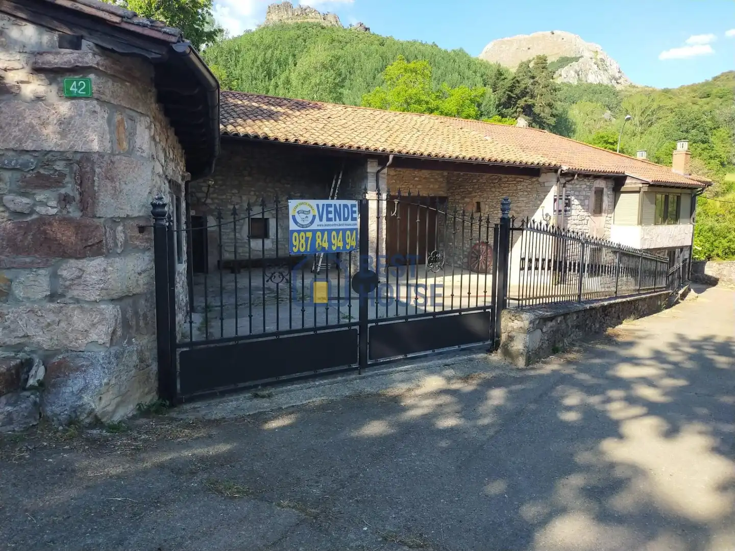 Vista exterior de Casa o chalet en venta en Boñar con Jardín privado