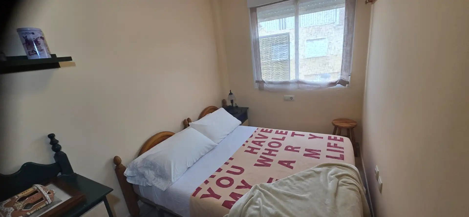 Habitación de Casa adosada en venta en Salinas con Amueblado, Horno y Lavadora