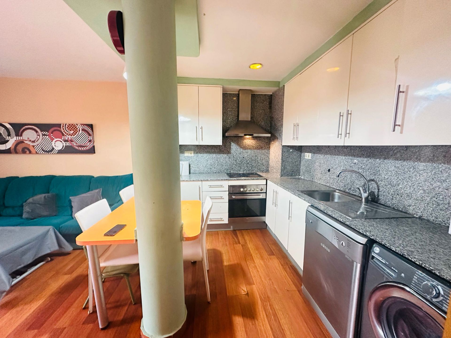 Cuina de Pis en venda en Deltebre amb Calefacció, Parquet i Moblat