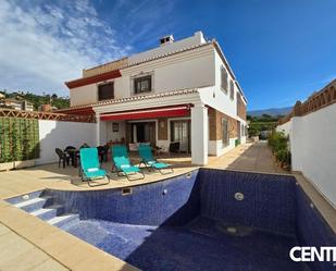 Vista exterior de Casa o xalet en venda en Motril amb Aire condicionat, Jardí privat i Traster