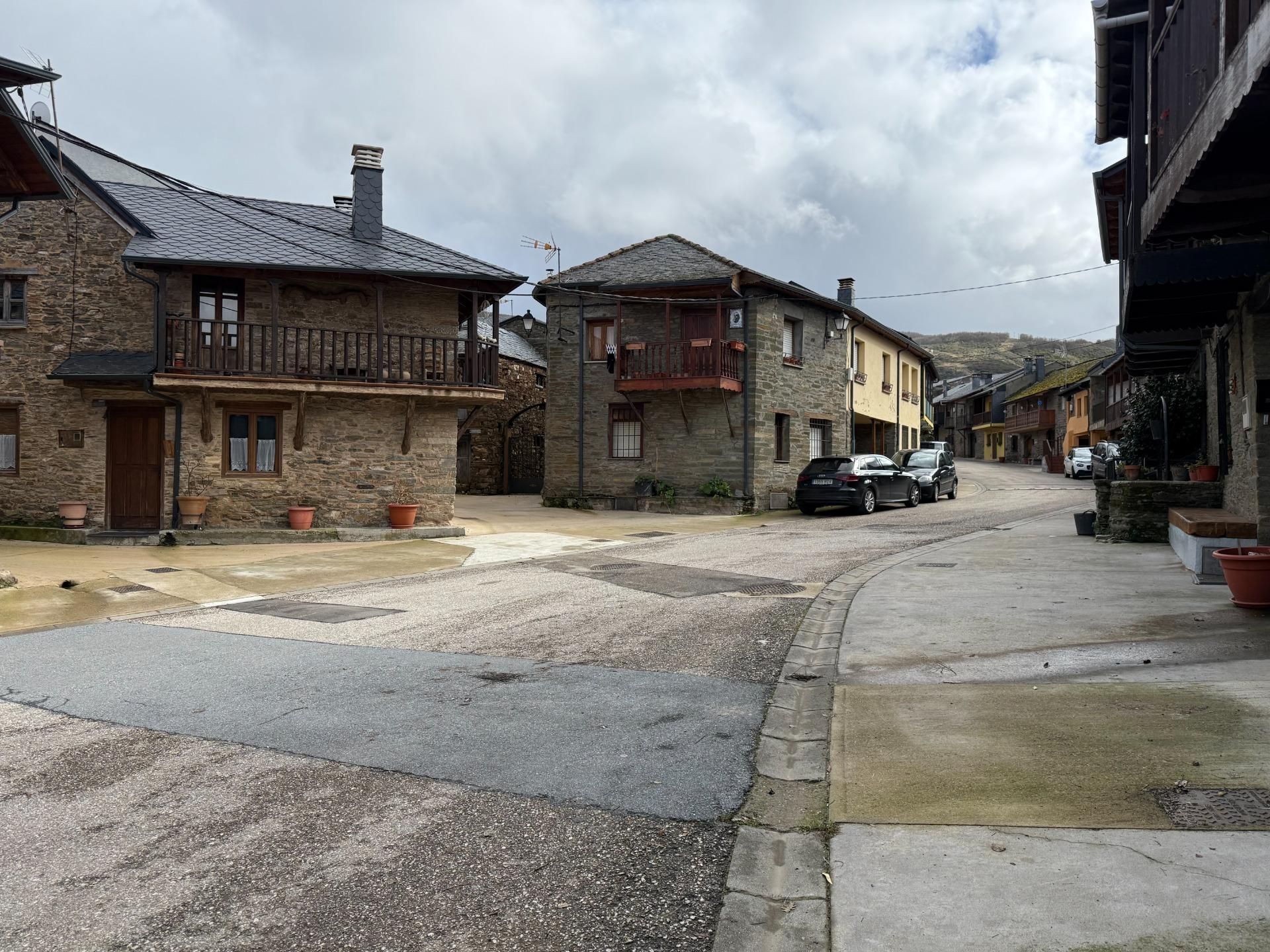 Vista exterior de Finca rústica en venda en Ponferrada amb Terrassa