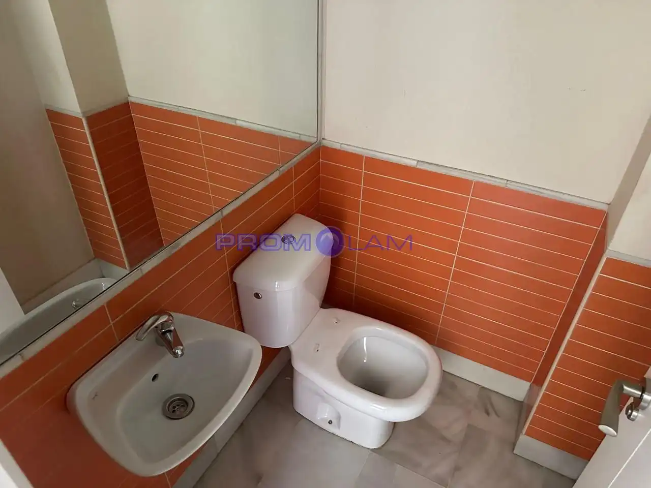 Bany de Casa o xalet en venda en Bollullos de la Mitación amb Jardí privat i Terrassa