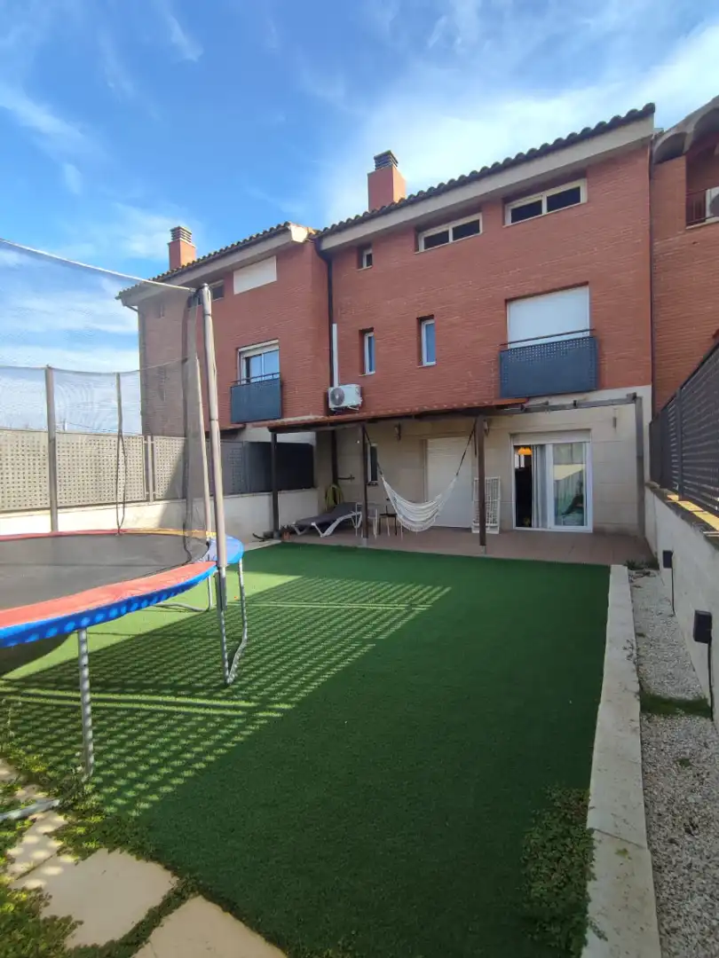 Terraza de Casa adosada en venta en Balaguer con Aire acondicionado, Calefacción y Jardín privado