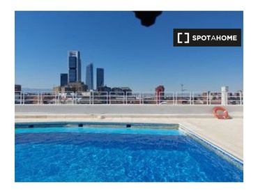 Flat with balcony to rent in Chamartín