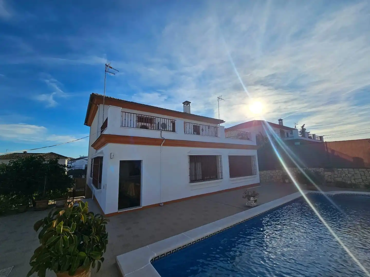 Vista exterior de Casa o xalet en venda en Córdoba amb Aire condicionat, Calefacció i Jardí privat
