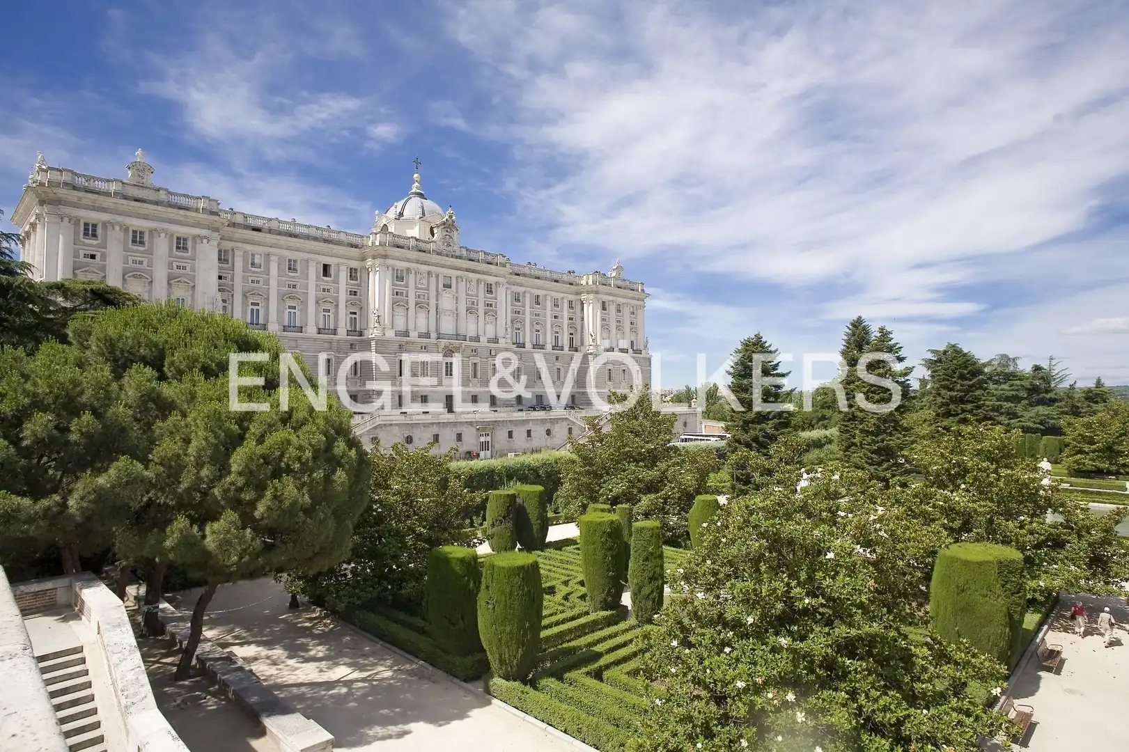 Garden of Flat for rent in Madrid  with Air Conditioner, Heating and Parquet flooring
