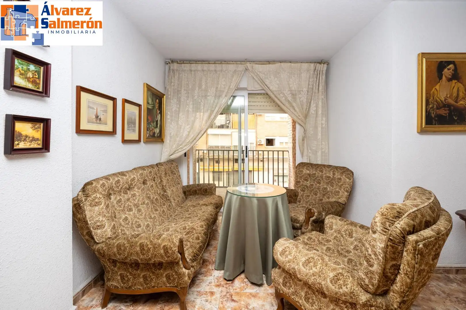 Living room of Flat for sale in Granada  with Terrace and Furnished