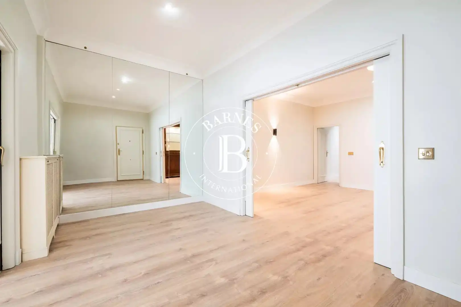 Flat for rent in Madrid  with Air Conditioner, Heating and Storage room