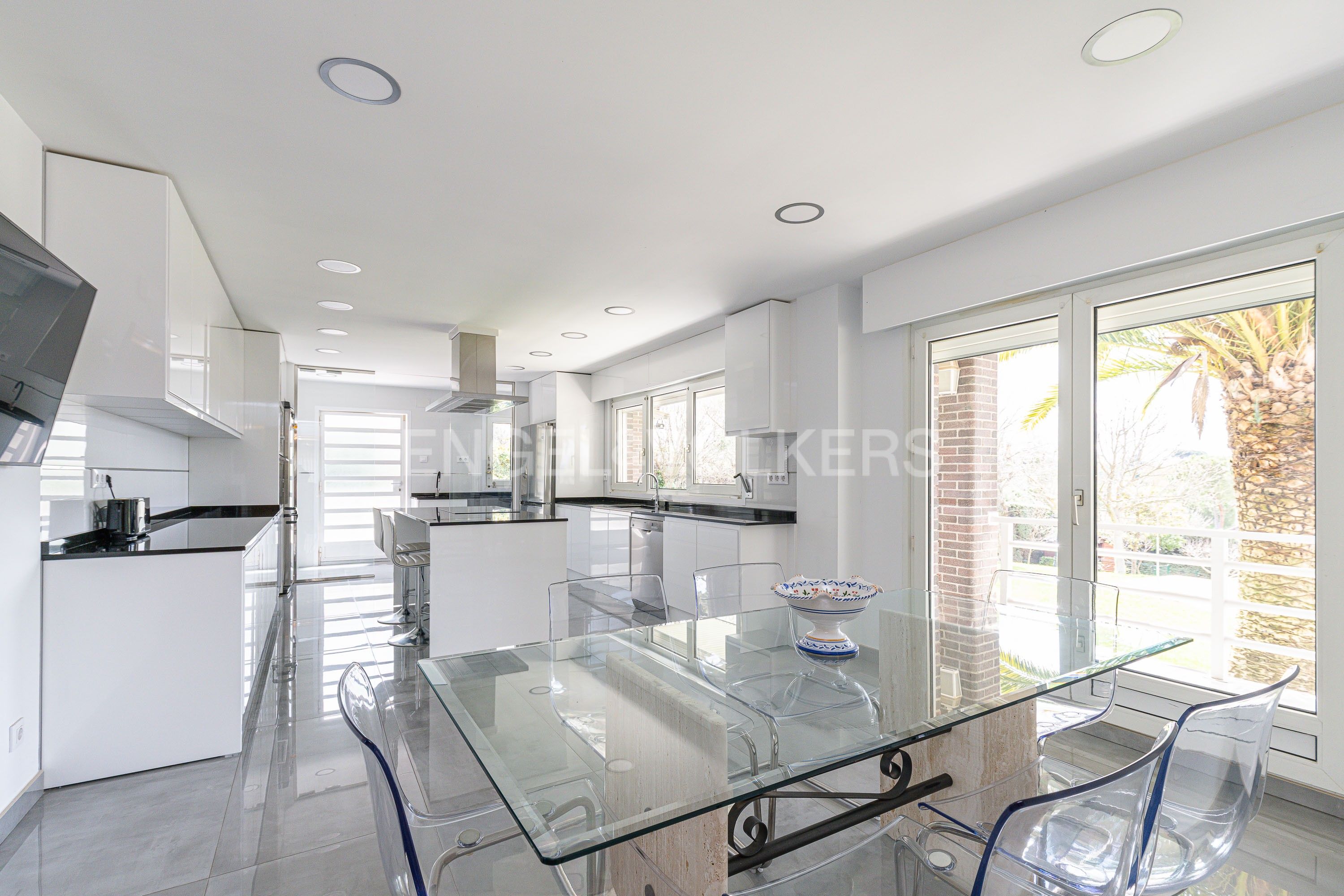 Kitchen of House or chalet for sale in Boadilla del Monte  with Heating, Private garden and Parquet flooring