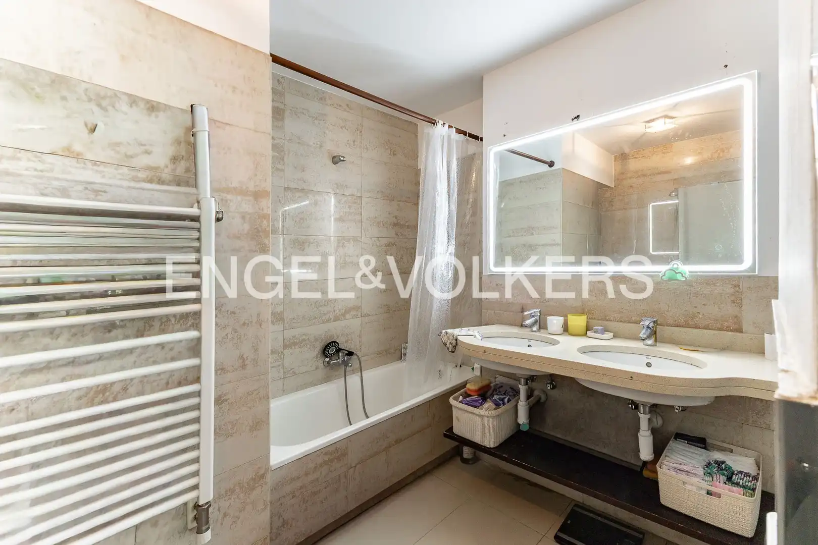 Baño de Casa adosada en venta en Cabrils con Calefacción, Jardín privado y Terraza