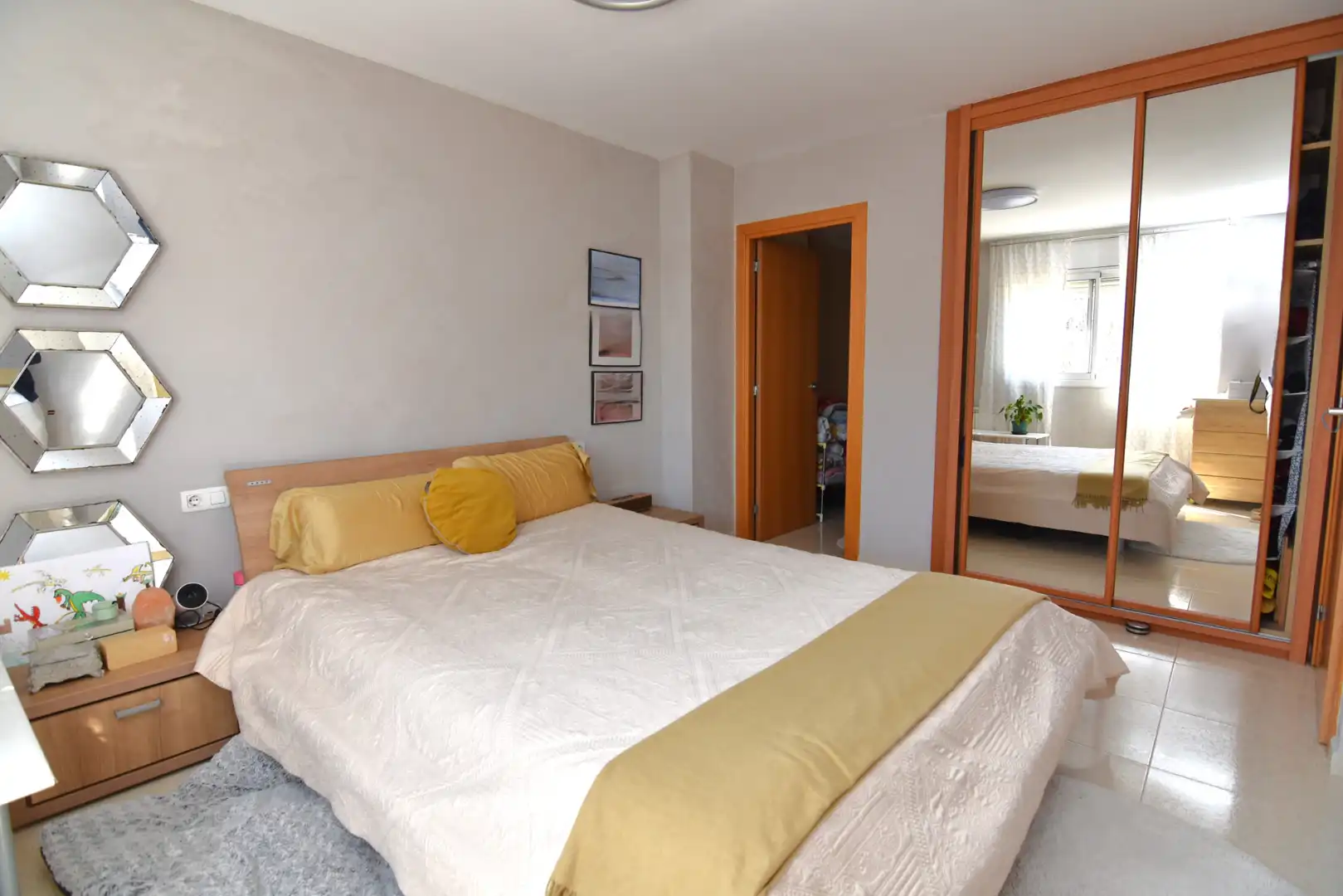 Habitación de Casa adosada en venta en Calella con Aire acondicionado, Calefacción y Jardín privado