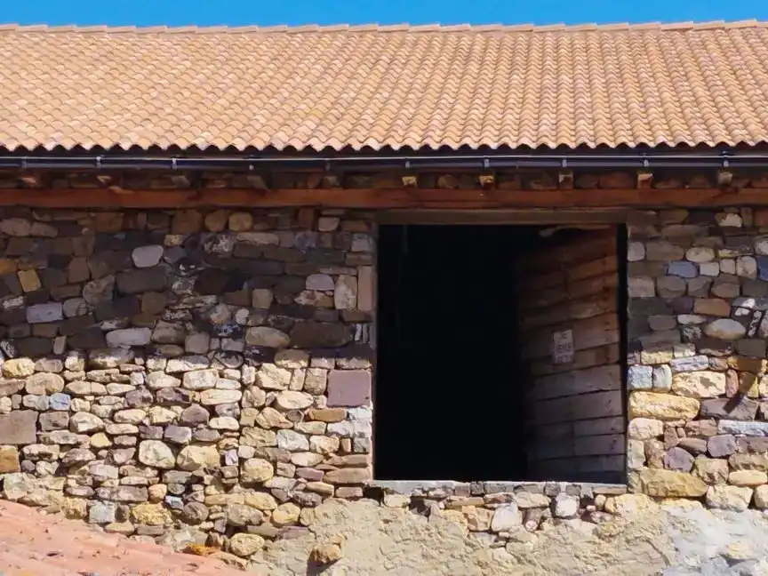 Vista exterior de Pis en venda en La Pernía  