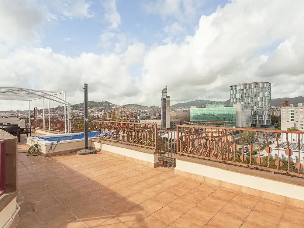 Terrasse von Dachboden zum Verkauf in Barcelona mit Klimaanlage, Heizung und Terrasse