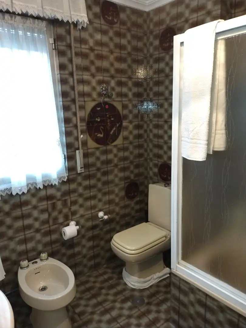 Bathroom of Flat for rent in Bembibre  with Heating, Parquet flooring and Storage room