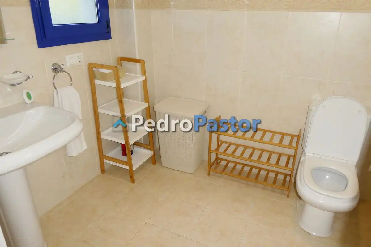 Baño de Apartamento en venta en Dénia con Aire acondicionado, Calefacción y Jardín privado