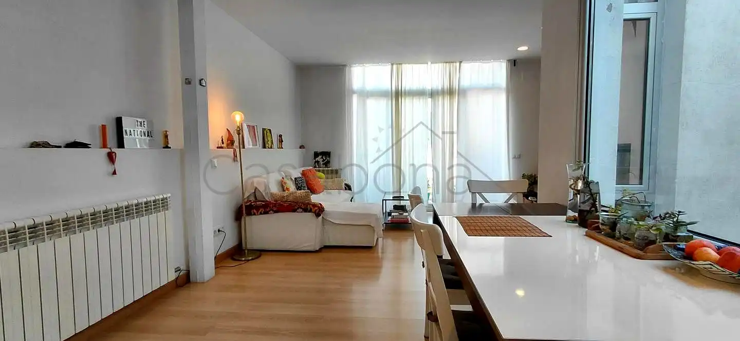 Sala d'estar de Dúplex en venda en La Garriga amb Calefacció, Parquet i Terrassa
