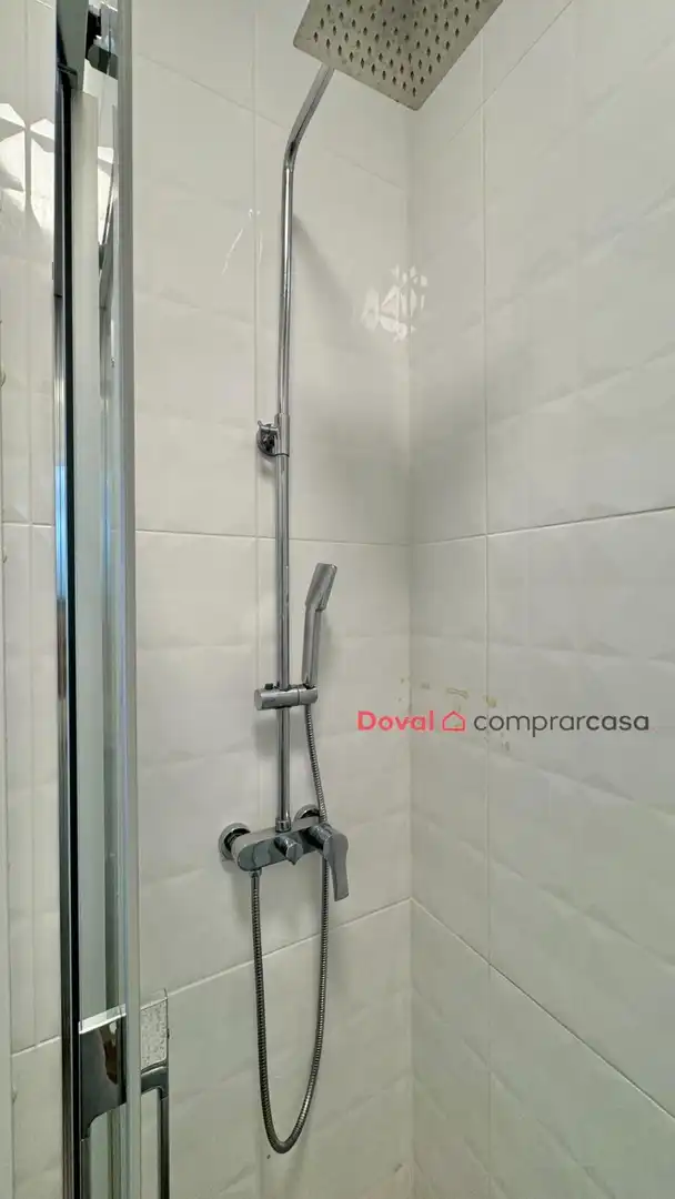 Baño de Piso de alquiler en Vigo  con Calefacción y Amueblado