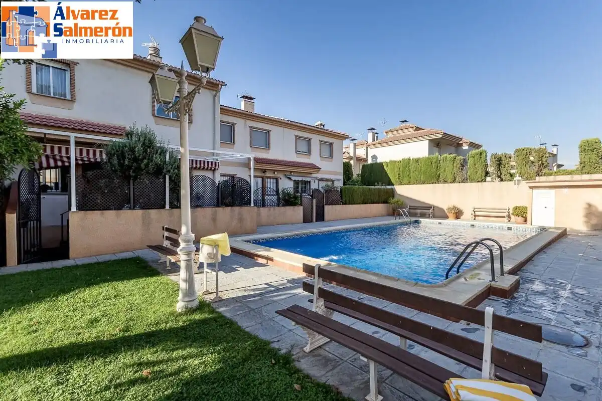 Casa con piscina en venta en Ogíjares, imagen 3