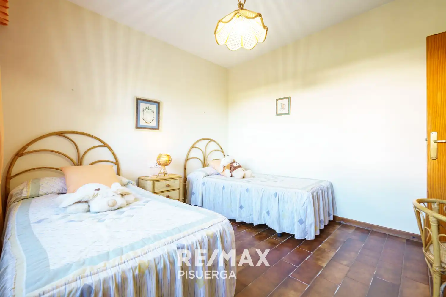 Dormitori de Casa o xalet en venda en Tudela de Duero amb Calefacció, Jardí privat i Terrassa