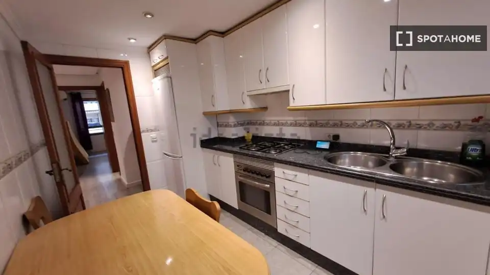 Kitchen of Flat for share in  Palma de Mallorca  with Air Conditioner, Heating and Furnished
