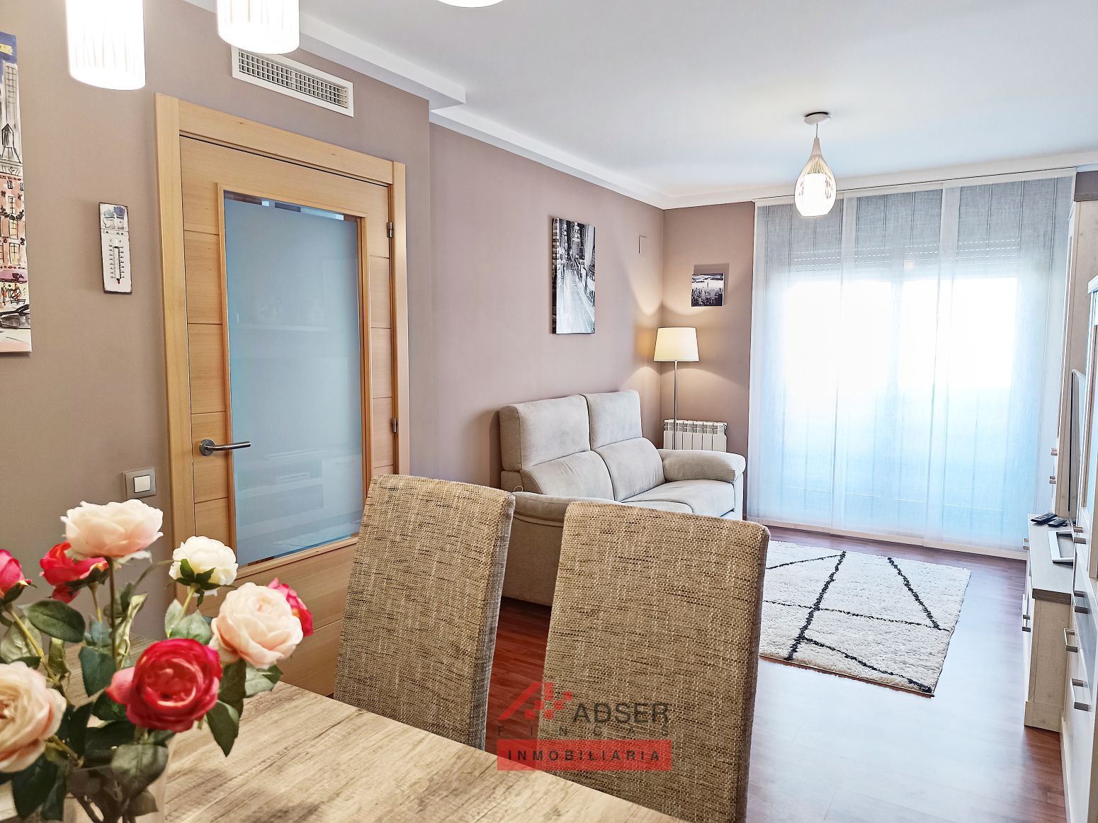 Sala d'estar de Pis en venda en  Logroño amb Calefacció, Jardí privat i Parquet