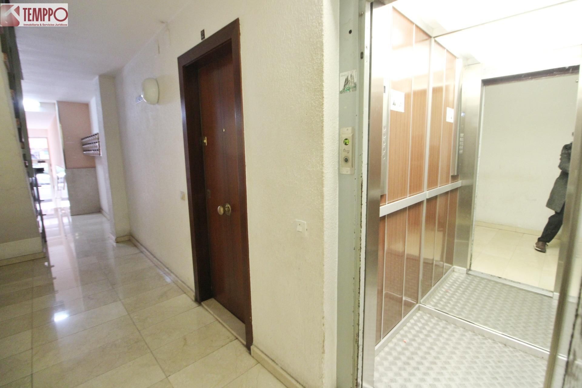 Flat for sale in Carrer JOSEP MARIAGES DE, Vinyets - Molí Vell
