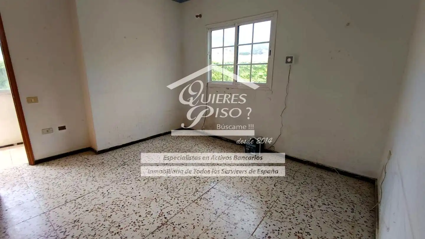 Houses for sale in Arucas  with Private garden and Swimming Pool
