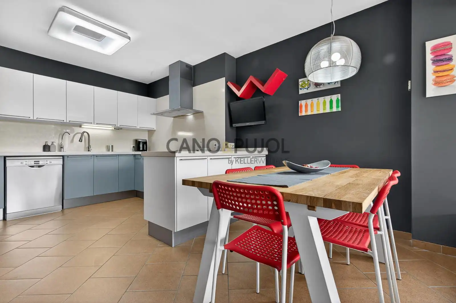 Kitchen of Houses for sale in Terrassa  with Air Conditioner, Heating and Terrace