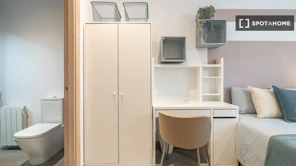 Habitació a Sants-Badal