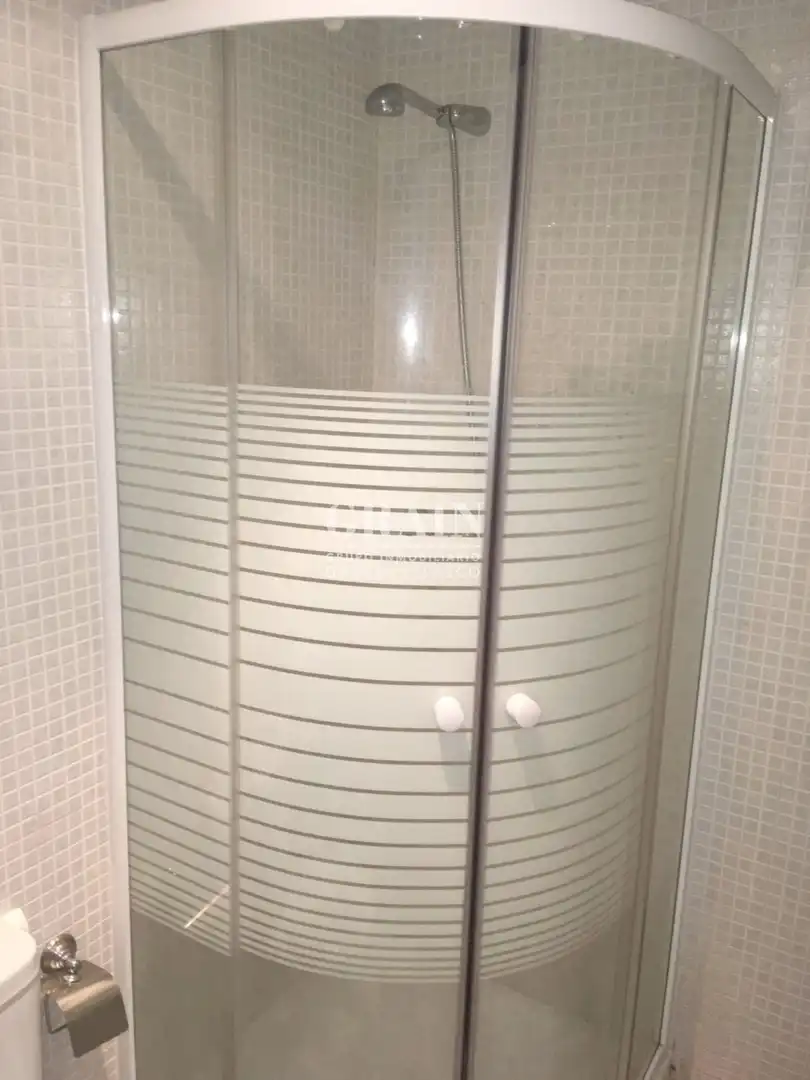 Baño de Piso en venta en Albacete con Calefacción y Balcón