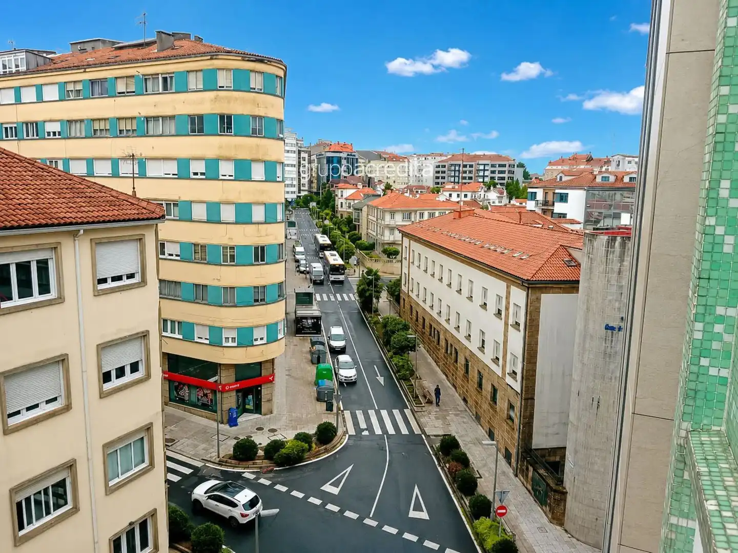 Vista exterior de Piso en venta en Santiago de Compostela  con Calefacción y Parquet
