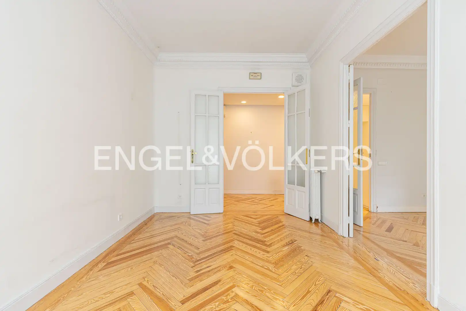 Piso en venta en Madrid con Calefacción, Trastero y Balcón